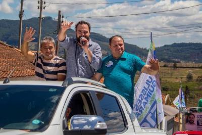 Ulisses Guimares conduz carreata com expressivo nmero de apoiadores no Sul de Minas