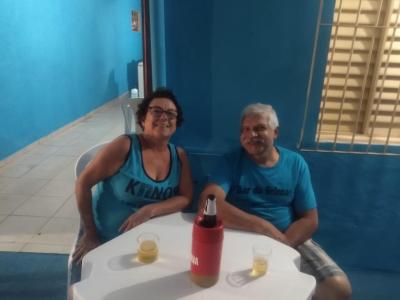 Selma e Celso convidam os clientes para a reabertura do Bar K Entre Ns