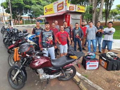 Confundidos com arruaceiros, motoboys conscientes protestam por mais respeito em Guaxup