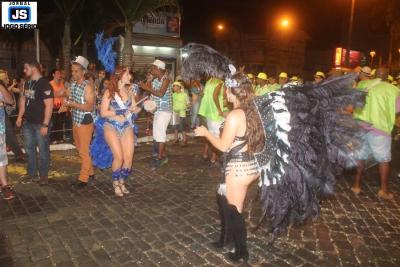 Portal de Minas empolga folies com homenagem aos cem anos do samba