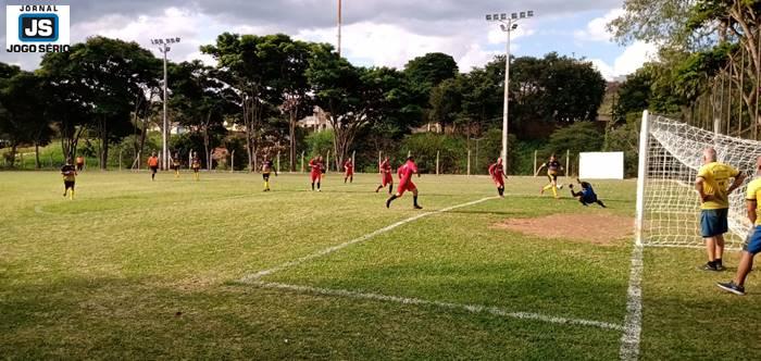Esportistas elogiam a retomada do futebol amador em Guaxup�