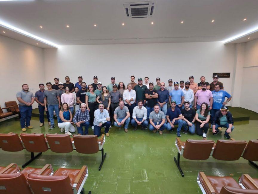 Cooxup� recebe cooperados do N�cleo de Manhua�u em a��o do Programa Portas Abertas