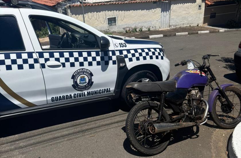 GCMs capturam mais um motociclista irregular ap�s persegui��o em Guaxup� 