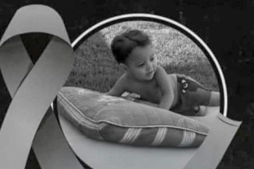 Crian�a de um ano e cinco meses morre ap�s afogamento em caixa d