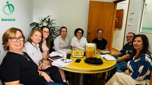 Col�gio Dom In�cio realiza reuni�o estrat�gica com assessoria do Anglo para planejamento de 2026