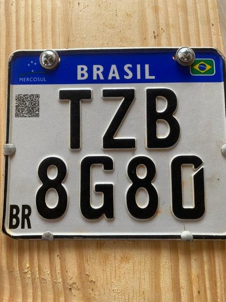  Guaxupeano localiza placa veicular em trecho da estrada da Serrinha 