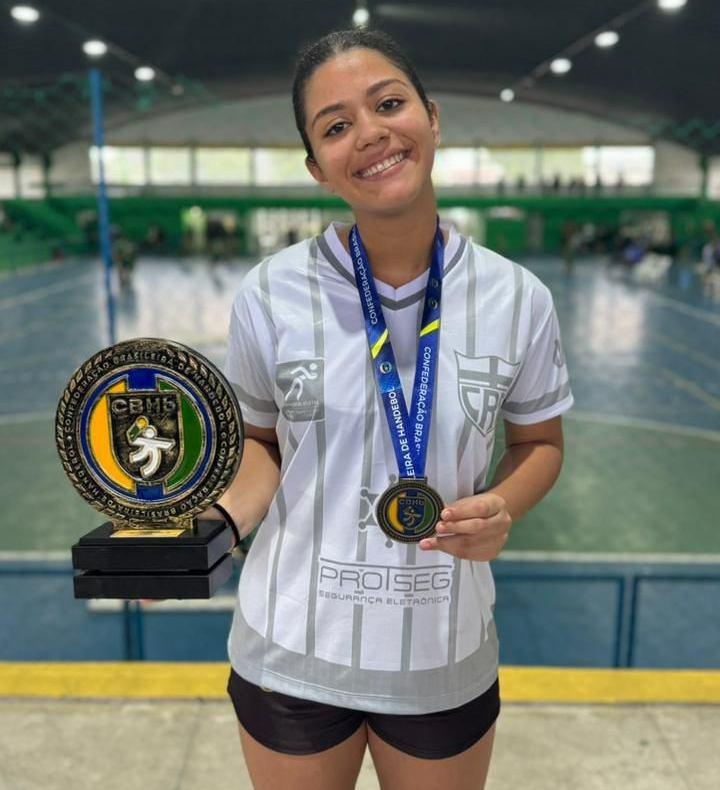 Atleta de Guaxup� � campe� da Copa do Nordeste de Handebol e garante vaga no Brasileiro