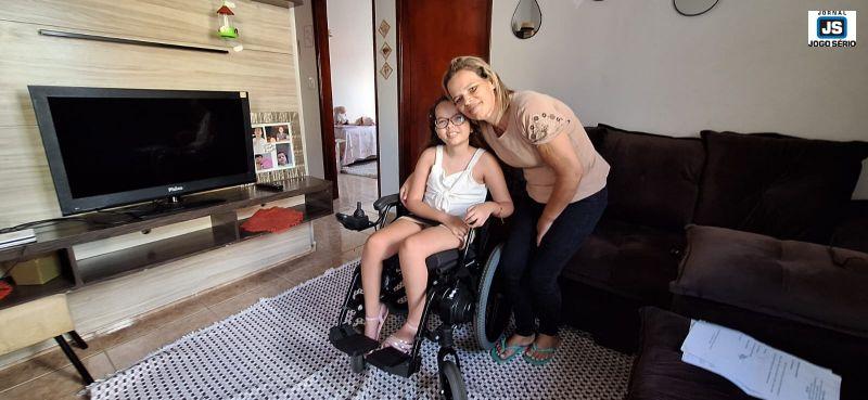 Na corrida contra o tempo pela vida da filha, m�e depende de apoio para exame crucial que diagnosticar� a doen�a da crian�a 