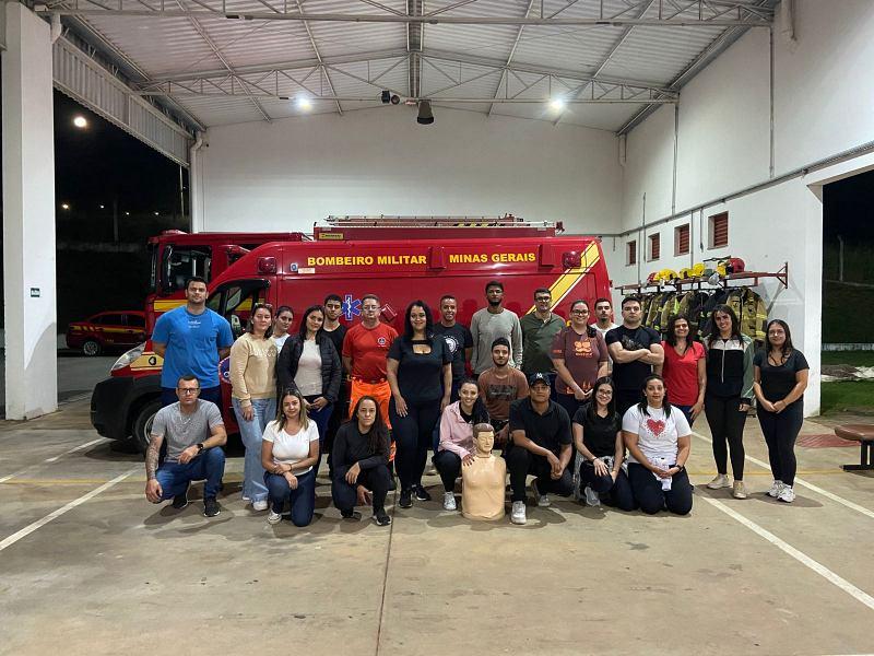 Bombeiros promovem curso de primeiros socorros em Guaxup�