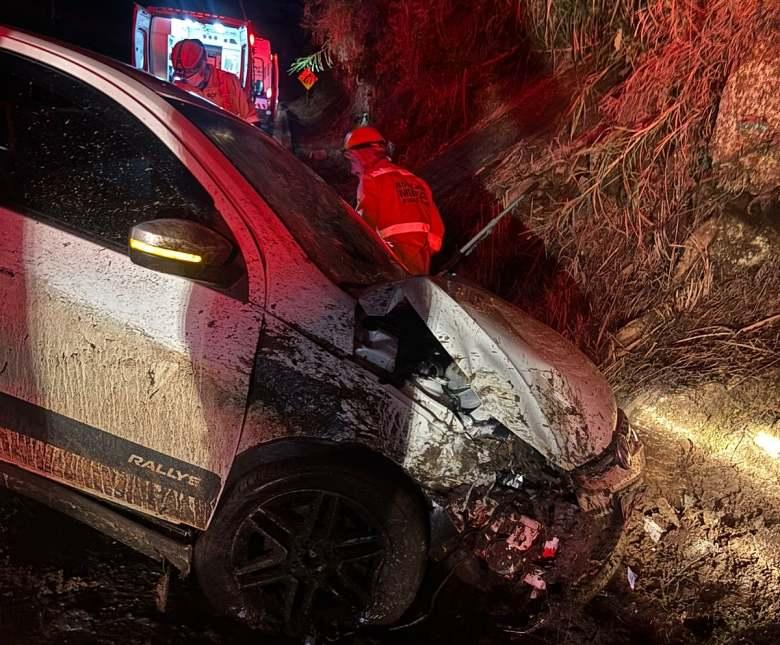 Motorista fica ferido ap�s violento sinistro de tr�nsito entre Juruaia e Muzambinho