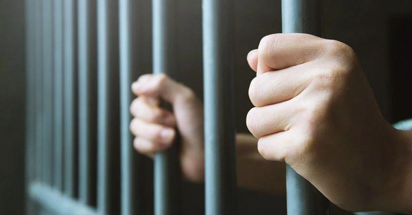 PM apreende crack e captura indiv�duo por tr�fico em Guaxup�