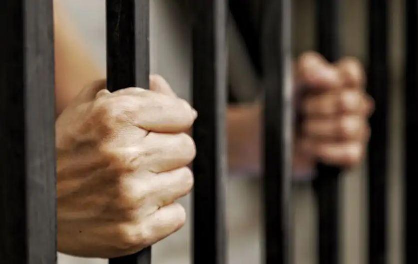Homem � preso com crack, maconha e ecstasy em Guaxup�