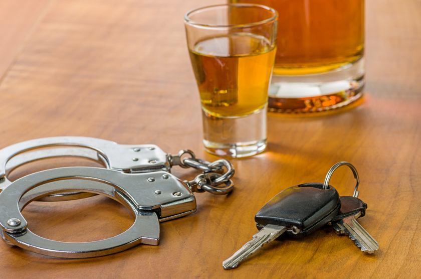 Motorista embriagado provoca colis�o e desacata policial em S�o Sebasti�o do Para�so