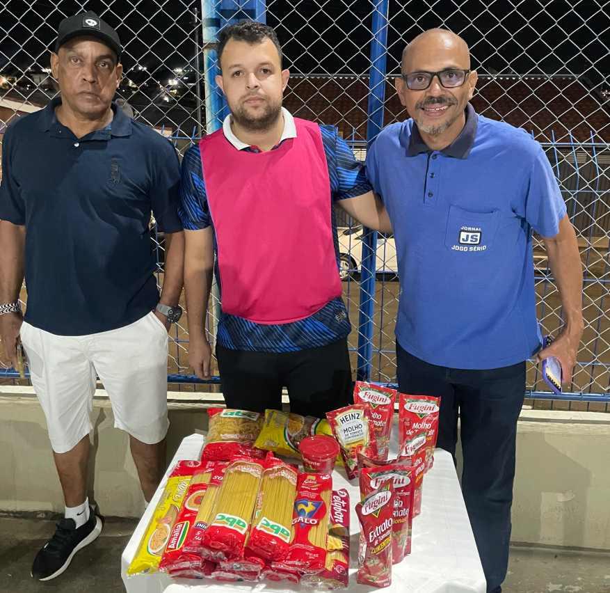 Aberto com sucesso o 4� Torneio Futsal Entre Amigos na quadra do Ex�rcito do Bem