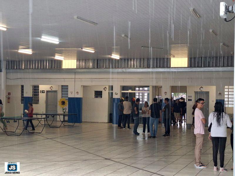 Chuva d� uma tr�gua e deve melhorar o movimento nas se��es eleitorais de Guaxup� 