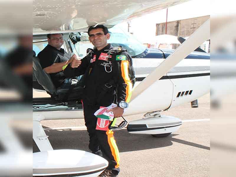 Vem a� o 14� Aerofest Guaxup� 2015