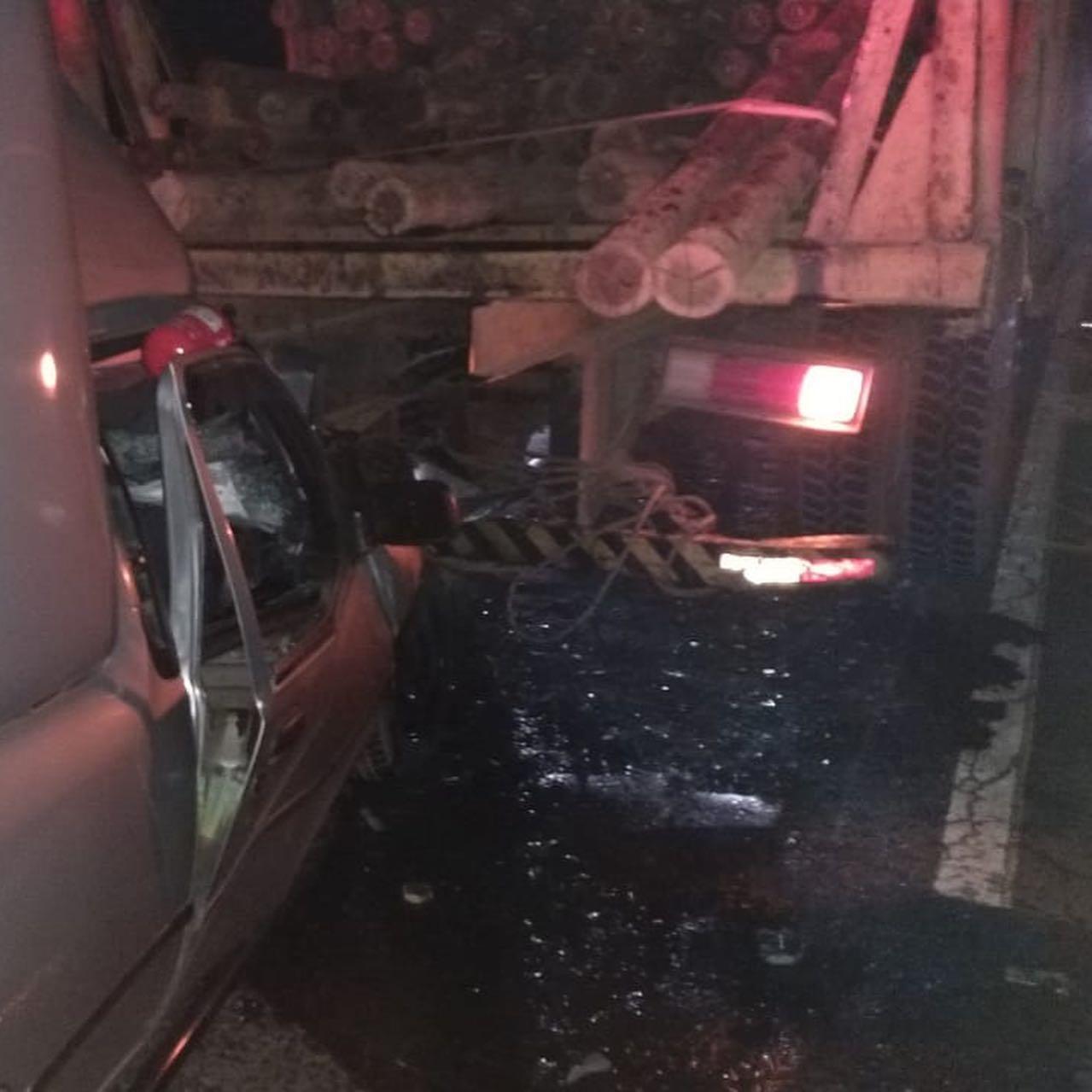 Homem fica ferido em violenta colis�o na rodovia de Guaxup� a Muzambinho