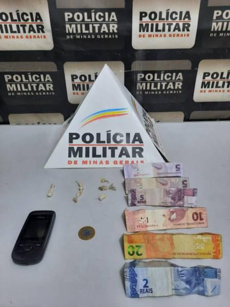 Homem � detido por suposto envolvimento com entorpecentes em Guaxup�