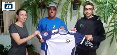 Time de voleibol do Exrcito do Bem ganha uniforme novo