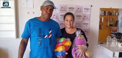 Marcelo Peixo e Rosy Melanda conduzem campanha de arrecadao de brinquedos