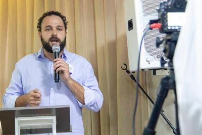 Ulisses Guimares  destaque no debate da Associao Comercial de Poos de Caldas