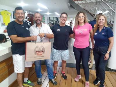 Diretoria da Sport Stancia entrega prmio da promoo 