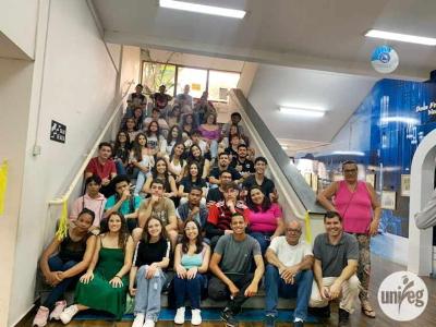 Unifeg recebe visitas de estudantes da regio interessados no Vestibular deste sbado