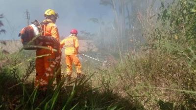 Incndio em lote extenso prejudica moradores do Residencial Vale Verde 