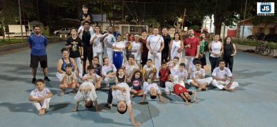 Grupo de Capoeira Filhos do Bonfim oferta aulas gratuitas na quadra da Vila Santo Antnio