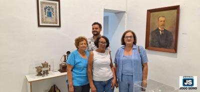 Exposio na FAOP com peas da Fazenda Nova Floresta, histrias dos Ribeiro do Valle e de Guaxup