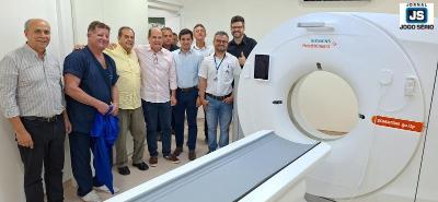 Dirigentes da Santa Casa recebem convidados para inaugurao do novo aparelho de tomografia 