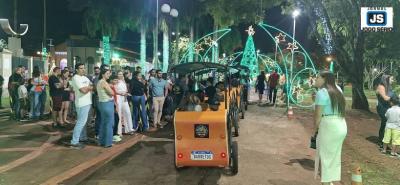 Atrativos variados, cores, luzes e grande pblico em todas as noites do Natal de Luz Guaxup 2024