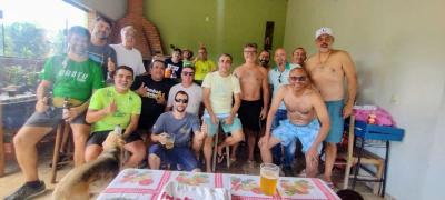 Amigos celebram o 30 ano do grupo 