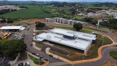 Prefeito Jarbinhas e sua equipe de trabalho detalham a situao das obras da Unidade de Pronto Atendimento em Guaxup