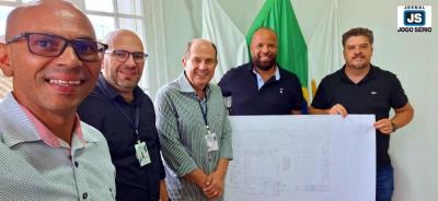 Organizadores do Guaxup Rodeo Music 2025 apresentam o projeto do evento ao prefeito Jarbinhas