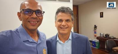 Vereador Carlo busca o apoio do deputado Luizinho para demandas em favor dos guaxupeanos