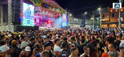 Samba Trupe, Willian Rodrigues e S Pra Contrariar atraem milhares ao Carnaval Guaxup 2025