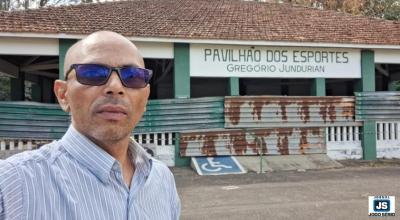 Vereador Carlo, do Jornal JOGO SRIO, fiscaliza as condies do Estdio Municipal Carlos Costa Monteiro