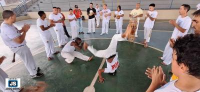 Capoeiristas de Guaxup, Guaransia e BH participam de aulo do Exrcito do Bem