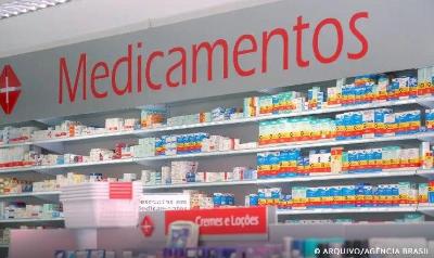 Entidades criticam permisso para farmacutico prescrever medicamento
