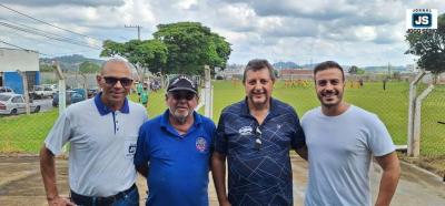 Aroldo Moreira, da Sport Stancia, faz doao para incentivar o futebol das categorias de base no Jardim Planalto