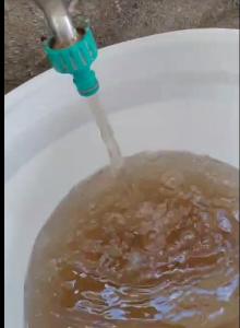 Copasa d manuteno ao sistema e consumidores reclamam novamente de gua barrenta