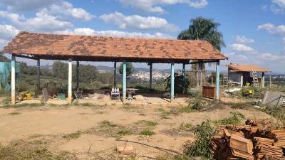 Vende-se tima chcara na zona rural de Guaxup 