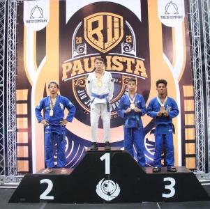 Lutadores guaxupeanos de Jiu-Jitsu brilham no Campeonato Paulista Gi - Nogi, em So Paulo 
