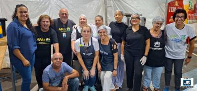 Emoo, cultura e congraamento na abertura da 45 Feira da Bondade da Apae de Guaxup 