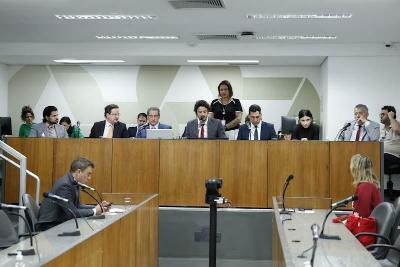 Reajuste para servidores da Educao j pode ser votado em Plenrio