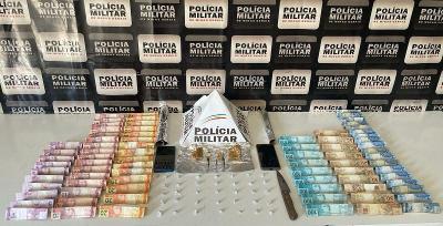 Polcia Militar apreende drogas e munies em Guaxup
