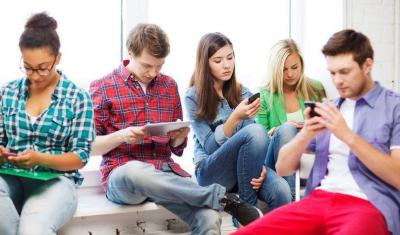 Adolescentes no tm apoio para lidar com redes sociais, diz pesquisa