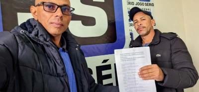 Com abaixo-assinado, comunidade do 