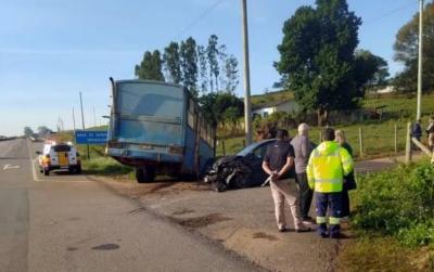 Acidente entre nibus e carro deixa cinco feridos na MGC-491 em Trs Coraes